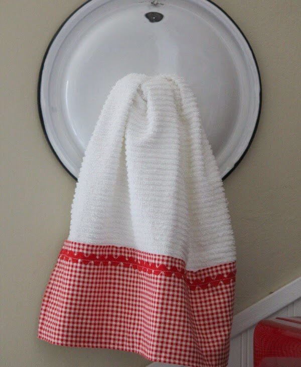 One of the projects I created was this vintage lid I upcycled to a kitchen dish holder.