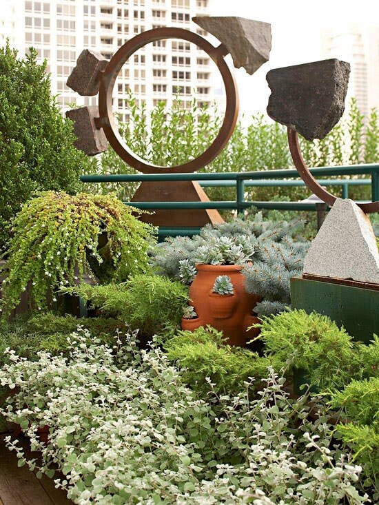 This urban garden on top of a high building is another garden to dream about
