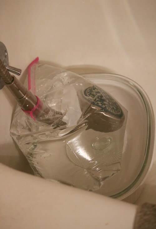 Cleaning your shower head with vinegar