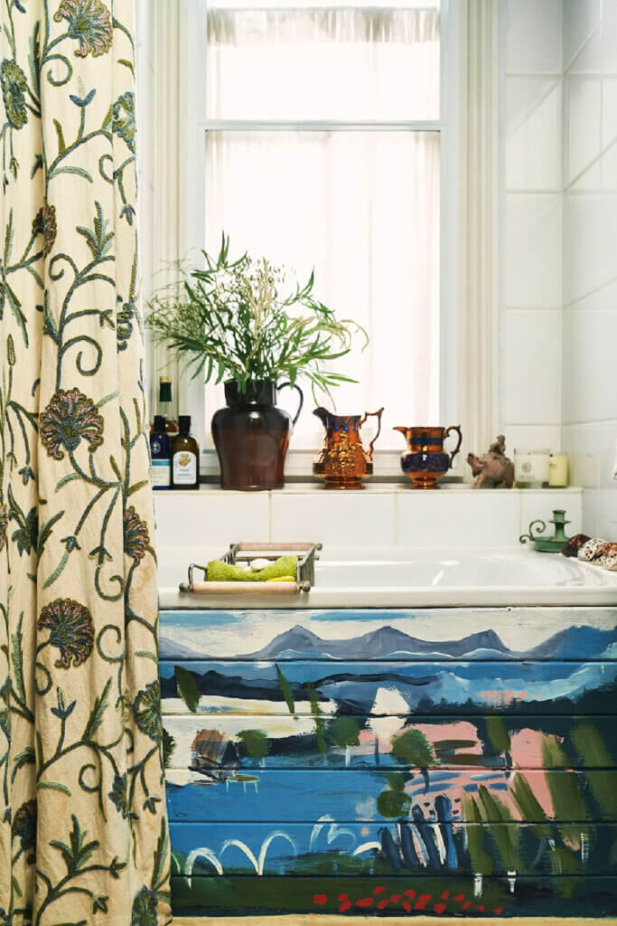 The whimsical bathroom in Annie Sloan's English Townhouse