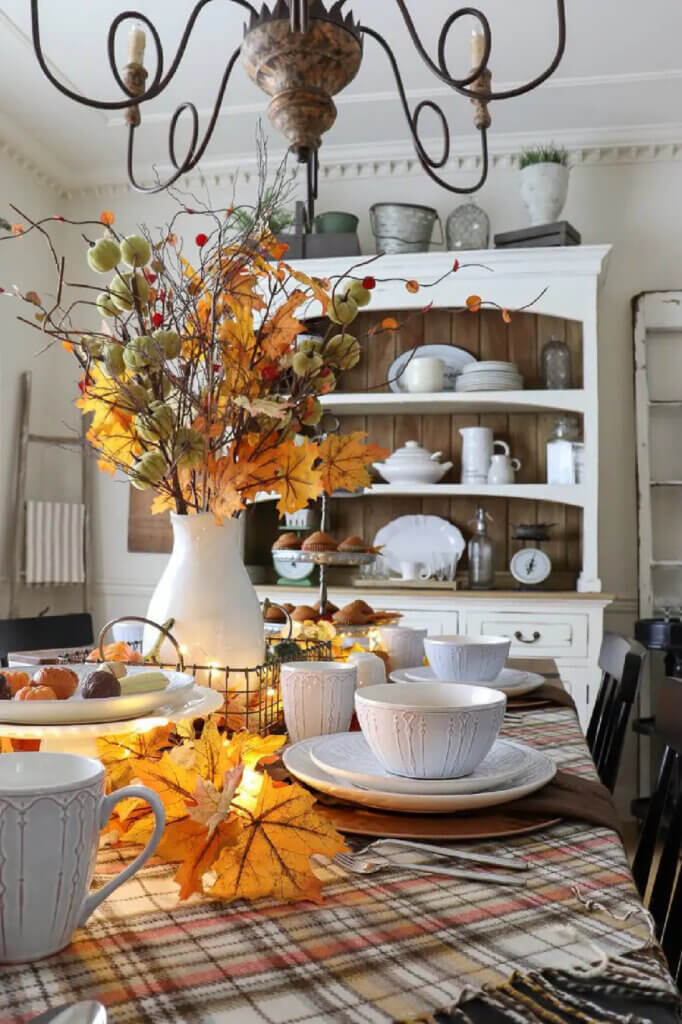 A farmhouse dining room with fall colors