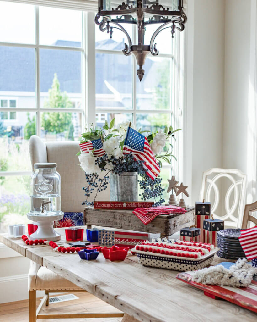 A 4th of July table setting created by Holly J for her blog