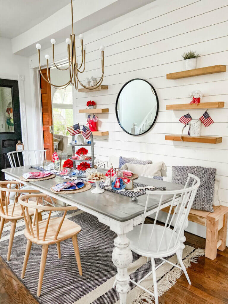 Tator Tots & Jello created this 4th of July tablescape at her home for her blog.