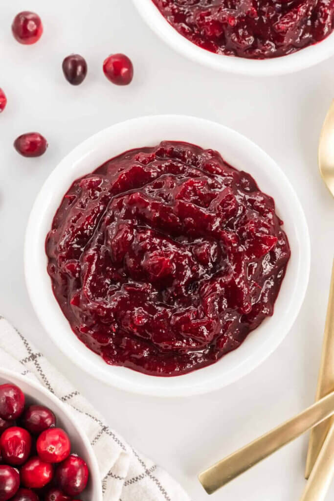 In Healthy Thanksgiving Dishes To Try This Year, this cranberry sauce has only 3 ingredients