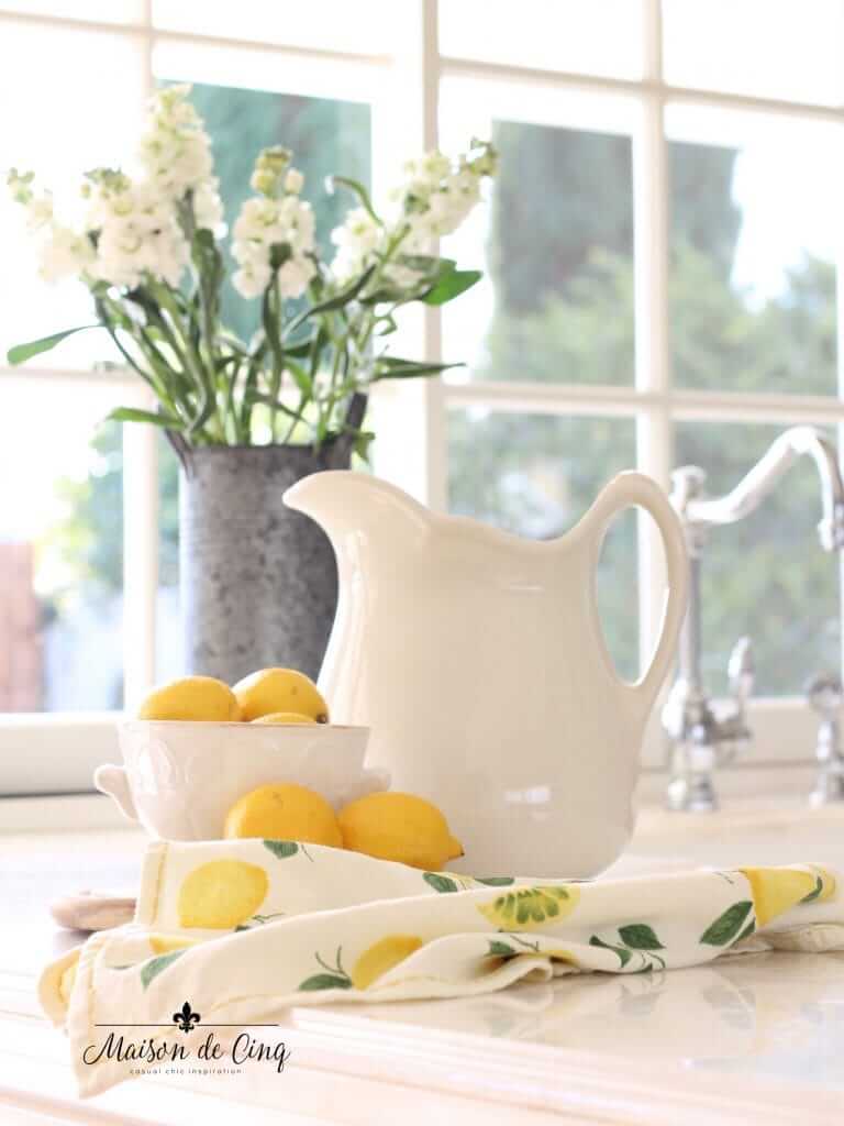 Spring decorating in the kitchen