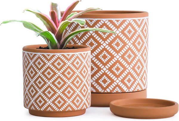 In 10 Plant Pot Choices At Amazon, this is white on terracotta designed plant pots