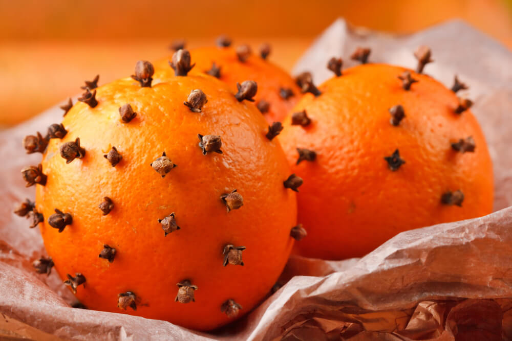 Oranges with cloves