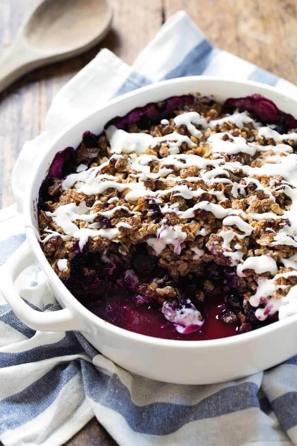 Pinch Of Yum's Simple Oat & Pecan Blueberry Crisp in The Love Of Home #14
