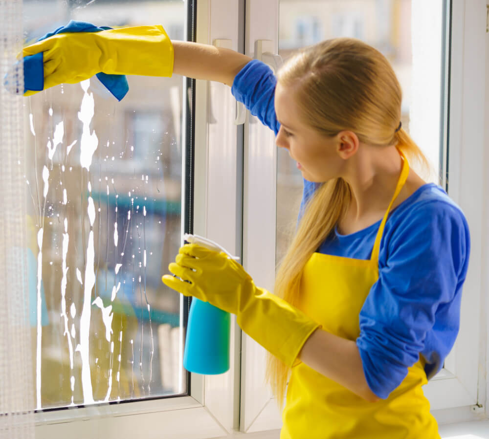 In My Best Spring Cleaning Tips, this is the way to spring clean and wash windows in your home.