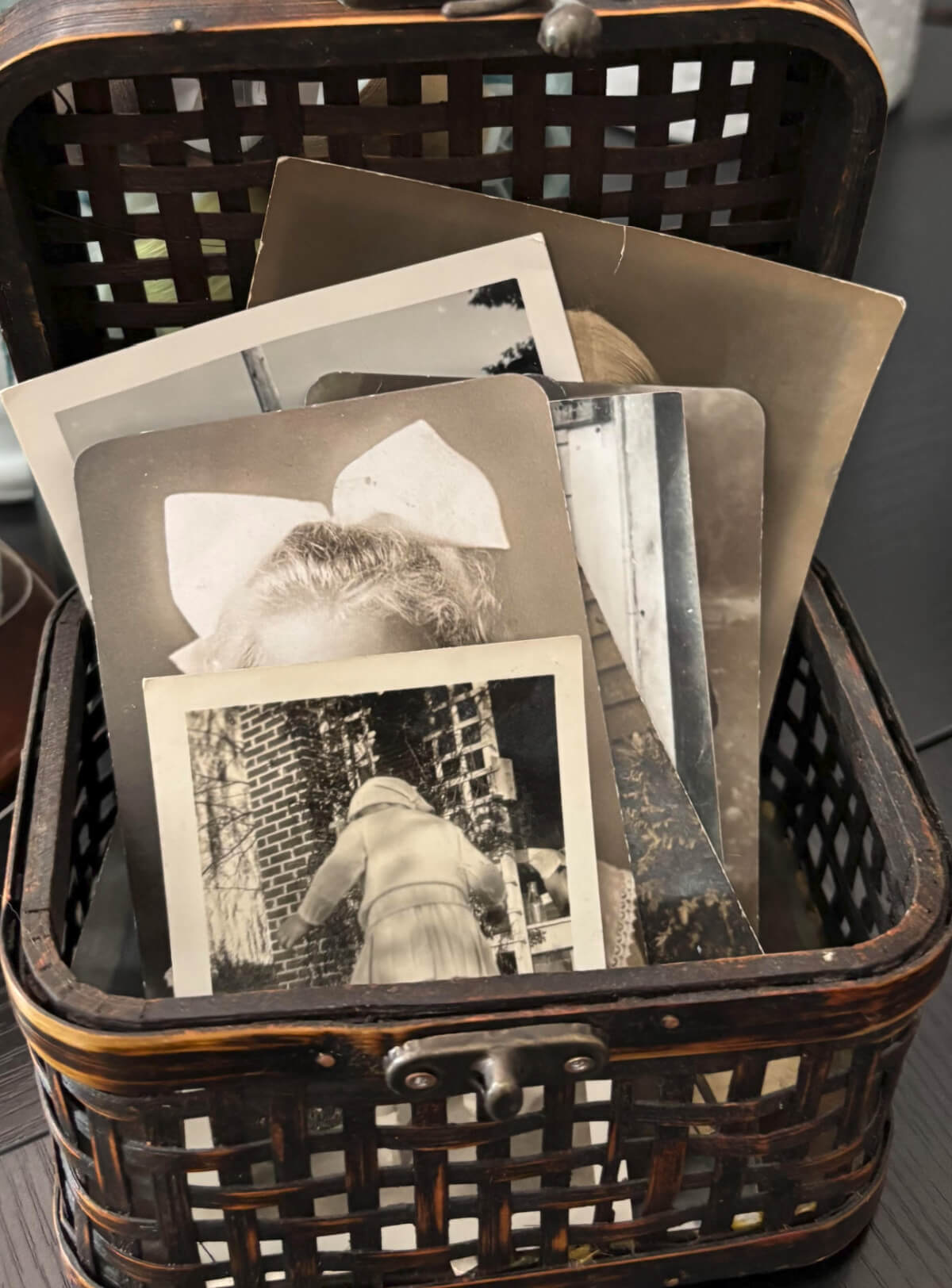 On the menu this week and natural cleaning, a small wicker box of vintage photos.