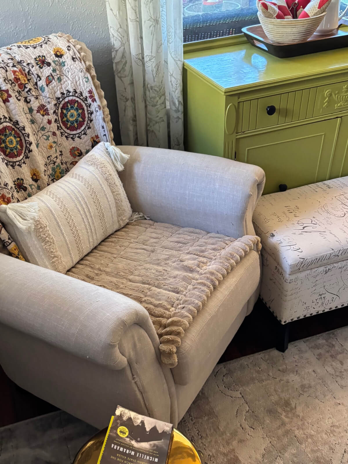 Balancing color and decor in your home means choosing colors that are within the bounds of nature's colors.