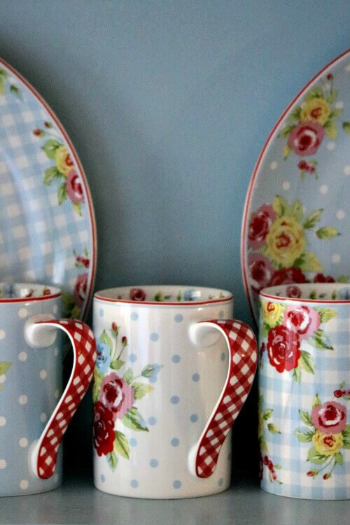 The checked and polka dotted dishes I once had.