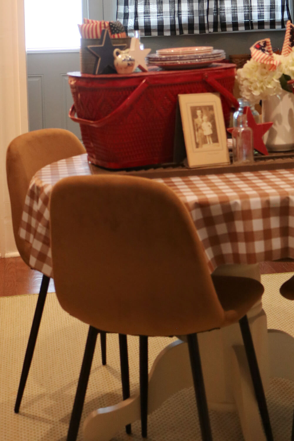 Celebrate July 4th with cozy cottage charm with a patriotic vignette in the appropriate colors.